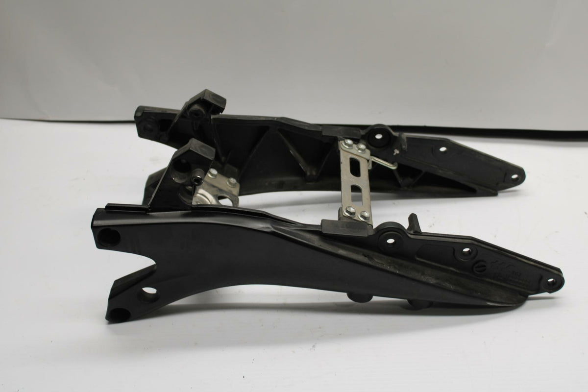 06-07 SUZUKI GSXR600 REAR SUBFRAME BACK SUB FRAME BB243