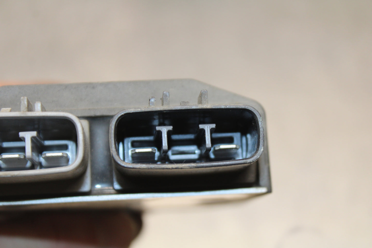 04-05 KAWASAKI NINJA ZX10R RECTIFIER VOLTAGE REGULATOR BB163