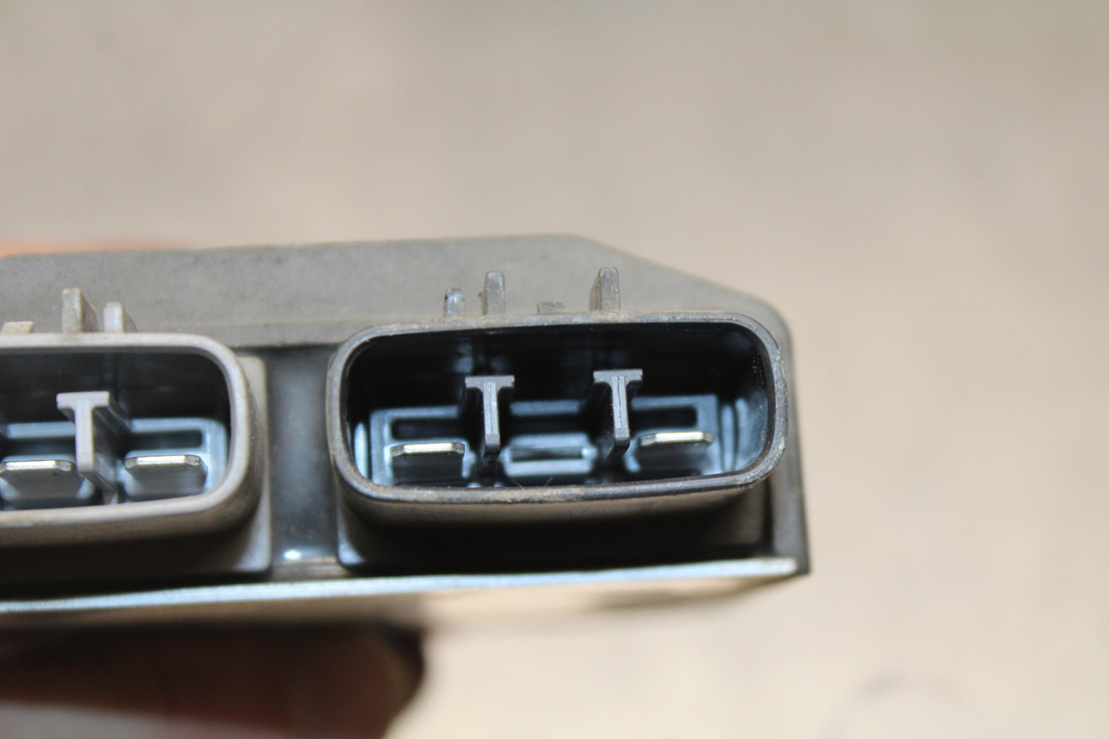 04-05 KAWASAKI NINJA ZX10R RECTIFIER VOLTAGE REGULATOR BB163