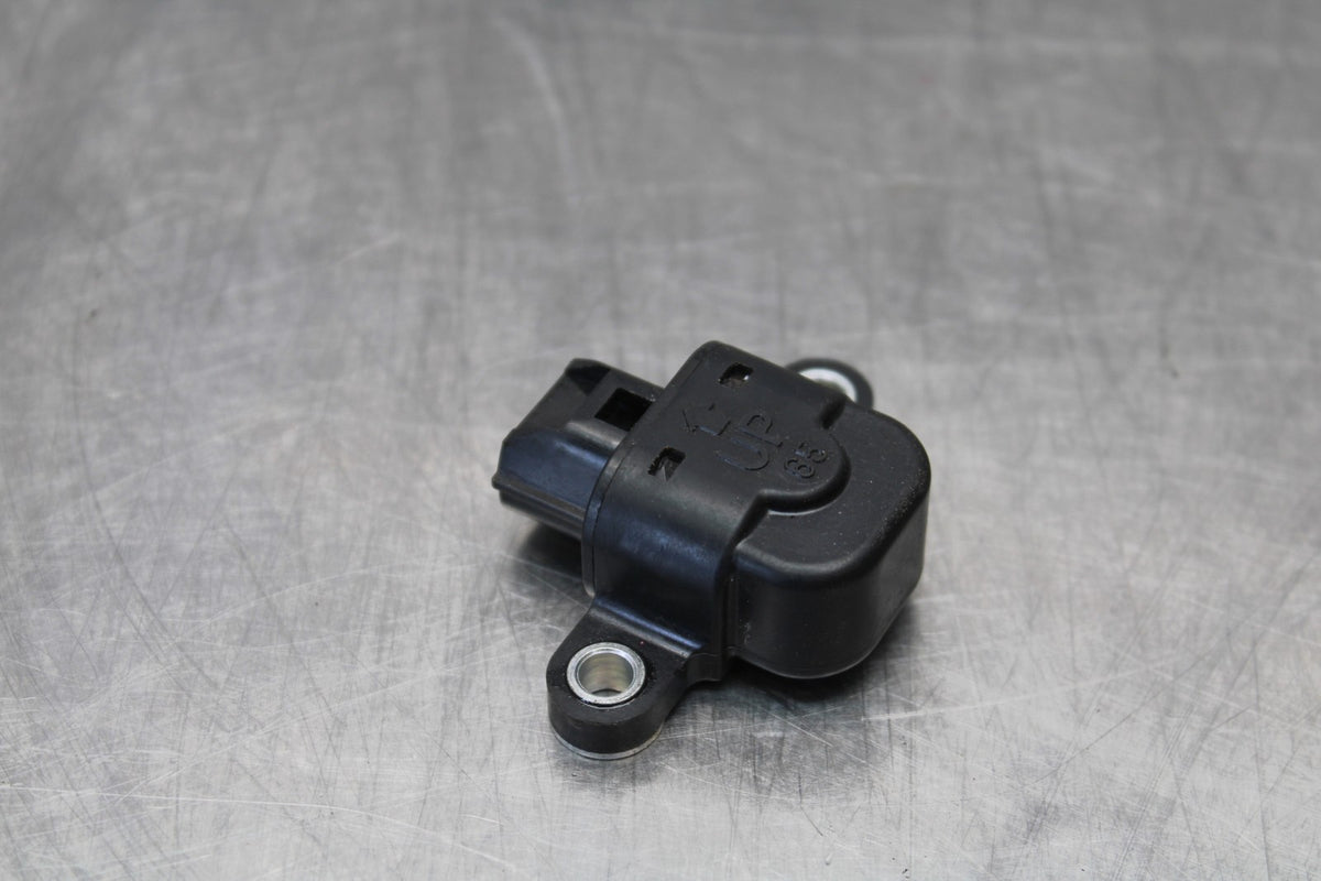 21-23 KAWASAKI NINJA ZX6R TIP OVER BANK ANGLE CRASH SENSOR SWITCH  BB179