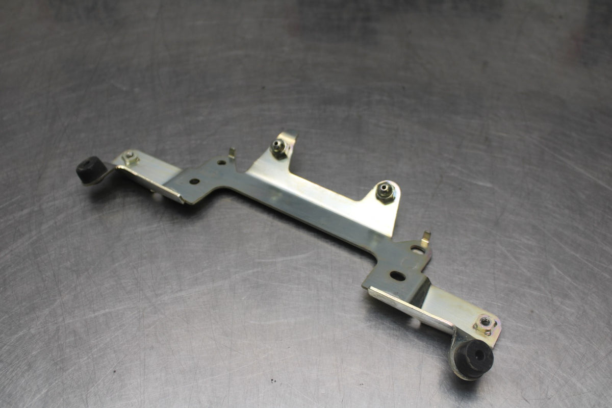 23-24 YAMAHA MT-07 REAR SEAT MOUNTING BRACKET MOUNT BB927