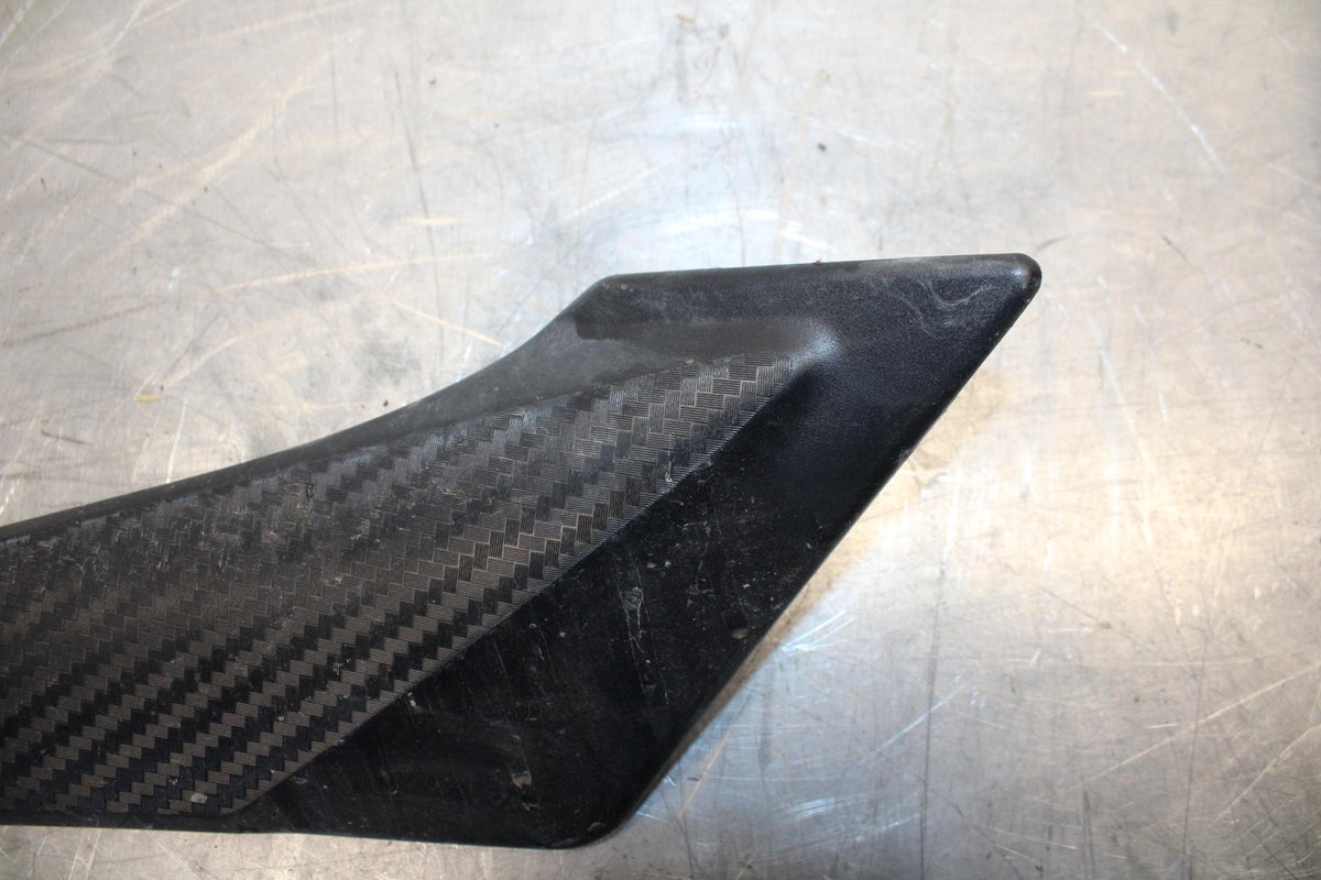 15-21 SUZUKI GSXR600 RIGHT GAS TANK FUEL CELL PANEL COVER TRIM COWL  BB463
