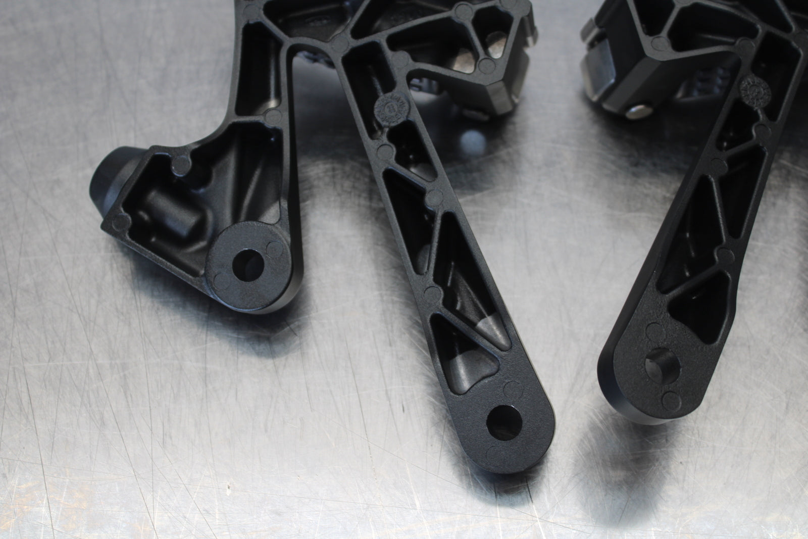 23-24 KAWASAKI NINJA ZX14R REAR BACK PASSENGER PEG SET PAIR BB169