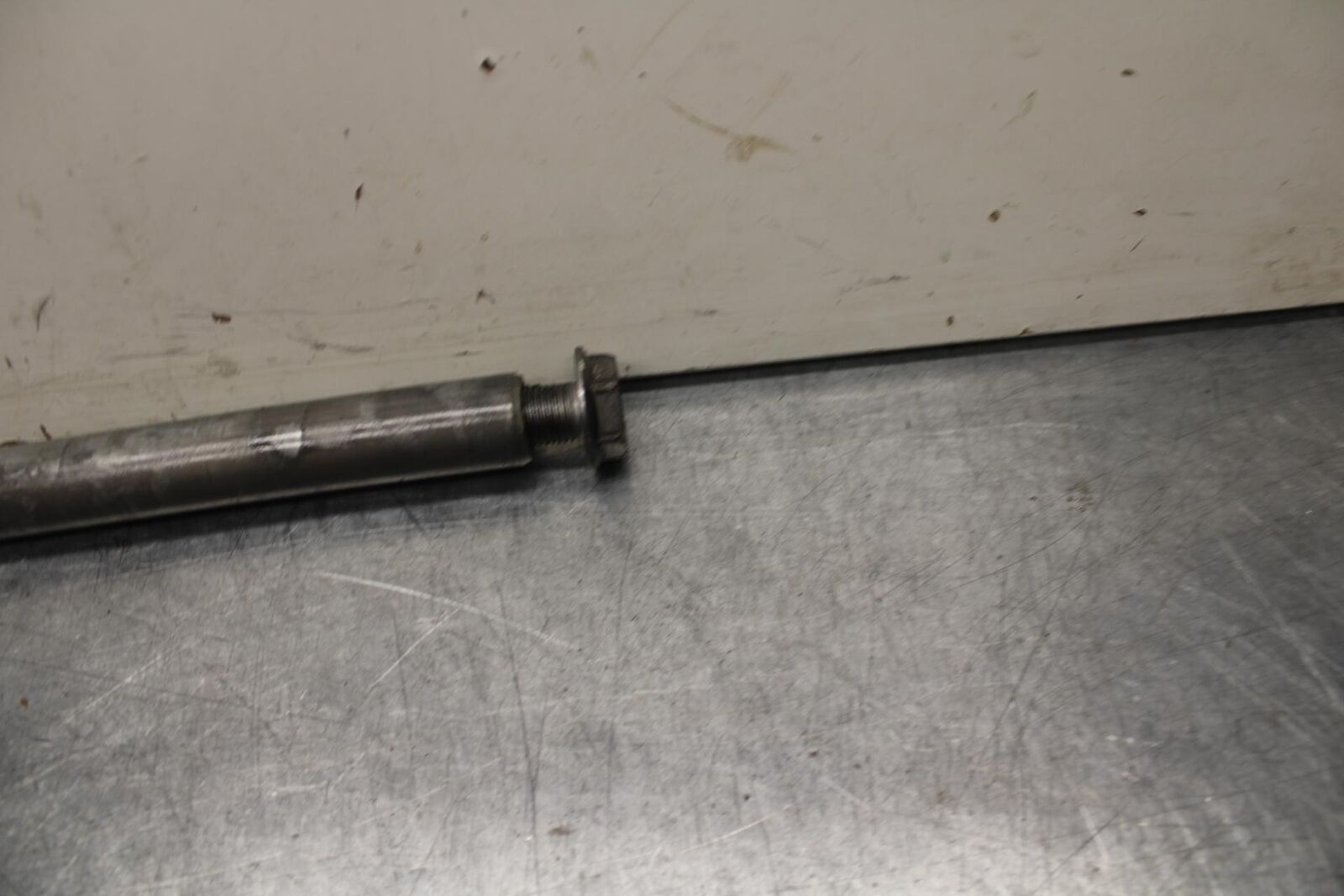 03-04 HONDA CBR600RR FRONT WHEEL RIM AXLE PIVOT BOLT 44301-MEE-000 BB614