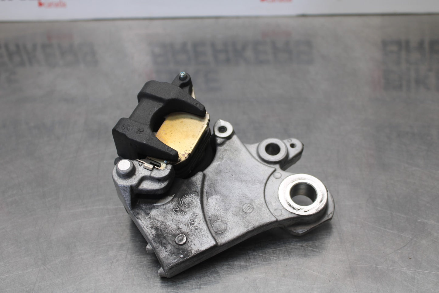 23-24 YAMAHA MT-07 REAR BACK BRAKE CALIPER W MOUNT BRACKET BB194