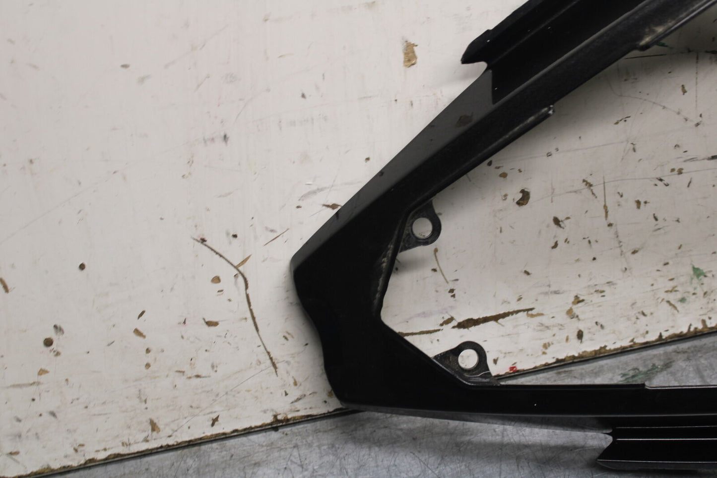 18-23 KAWASAKI NINJA 400 EX400 ABS CENTER REAR BACK TAIL FAIRING COWL BB747