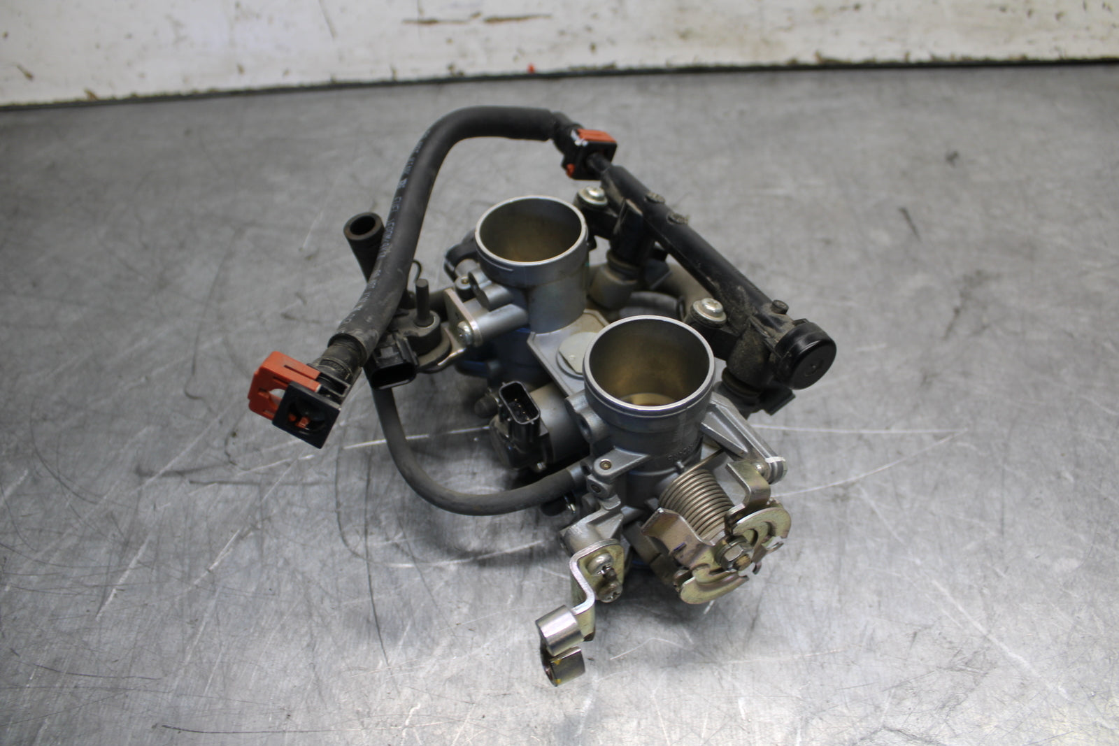 19-22 KAWASAKI Z400 MAIN FUEL INJECTORS / THROTTLE BODIES BB708