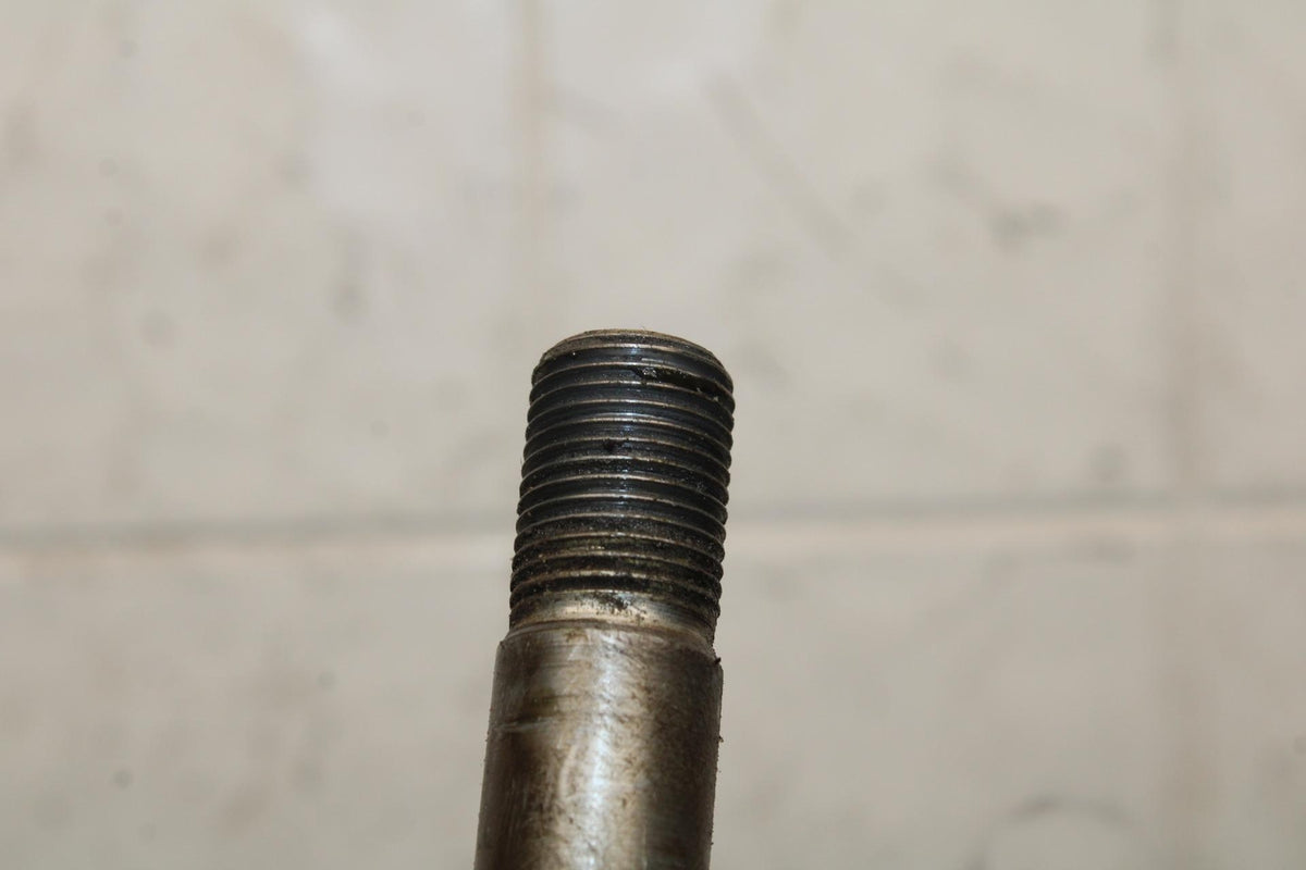 2004 Suzuki Intruder 1500 VL1500 FRONT WHEEL RIM AXLE PIVOT BOLT BB573