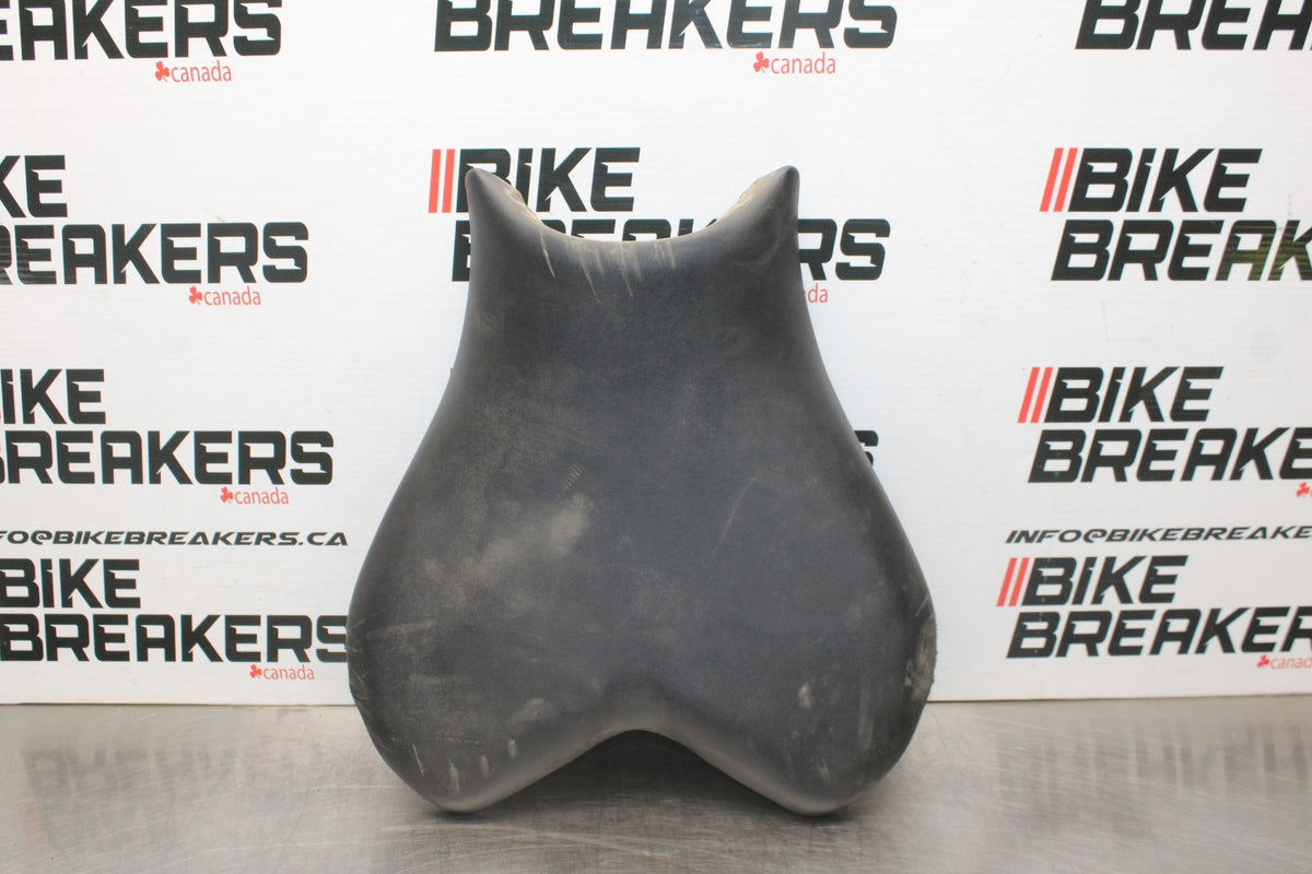 22-25 YAMAHA YZF R7 FRONT DRIVERS SEAT PAD SADDLE PILLION BB769-B