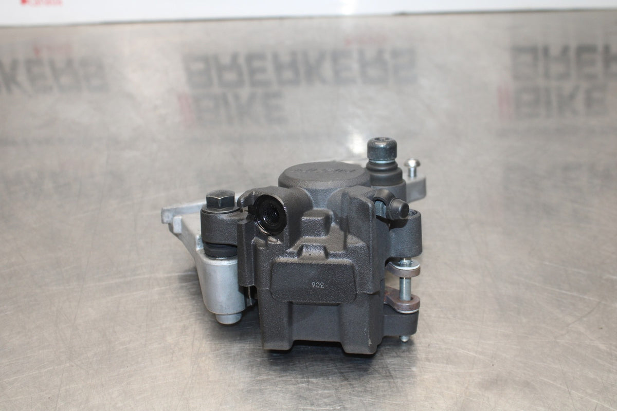 23-24 YAMAHA MT-07 REAR BACK BRAKE CALIPER W MOUNT BRACKET BB194