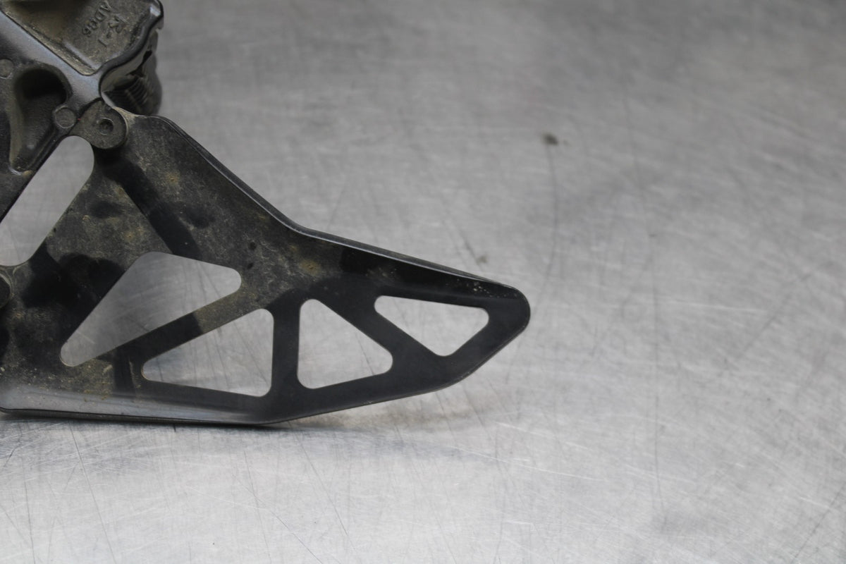 24-25 SUZUKI GSXR1000 LEFT REARSET REAR SET DRIVER FOOT PEG REST STOP BB767