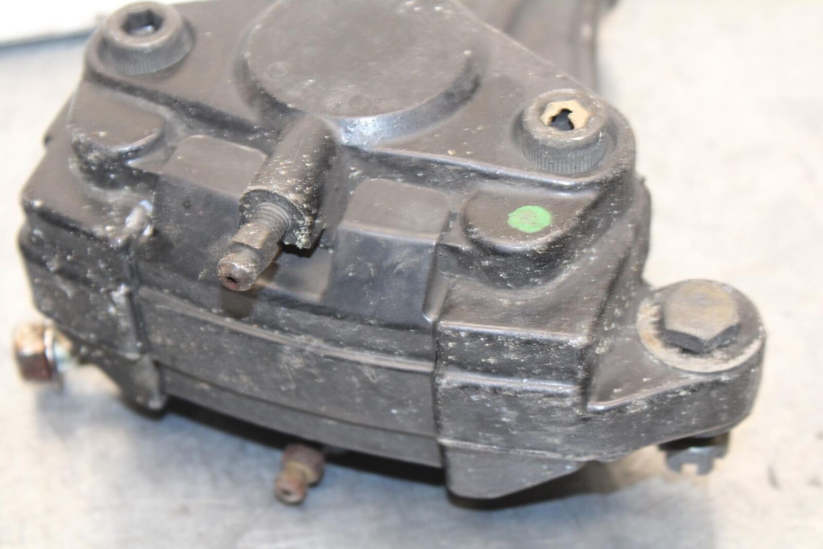 80-81 SUZUKI GS1000GL REAR BACK BRAKE CALIPER W MOUNT BRACKET BB103