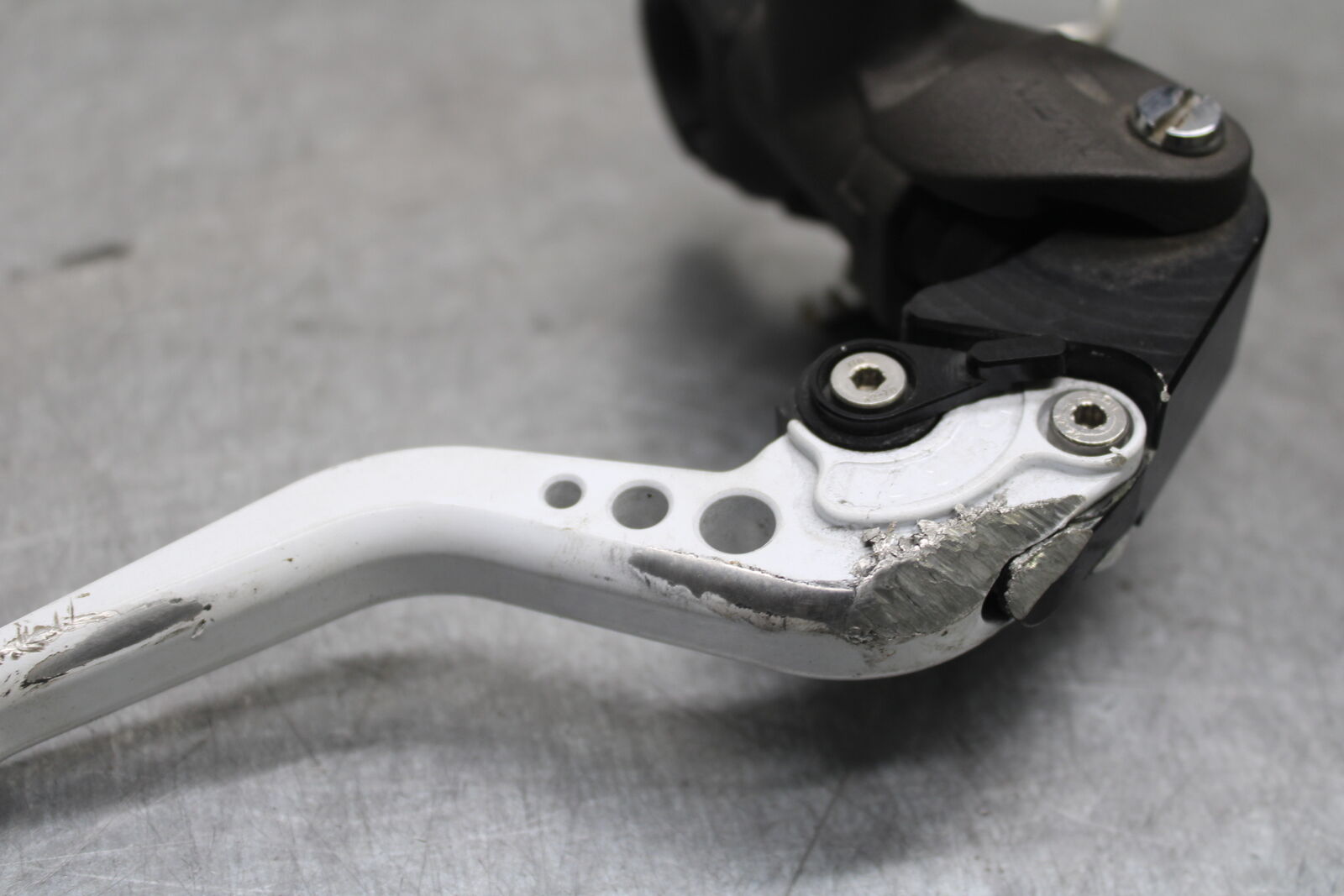 08-09 SUZUKI GSXR600 FRONT BRAKE MASTER CYLINDER w/ LEVER BB728