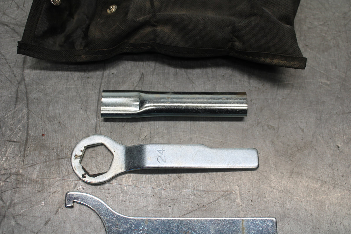 19-22 KAWASAKI Z400 STOCK TOOLS OEM TOOL BAG KIT SET BB708