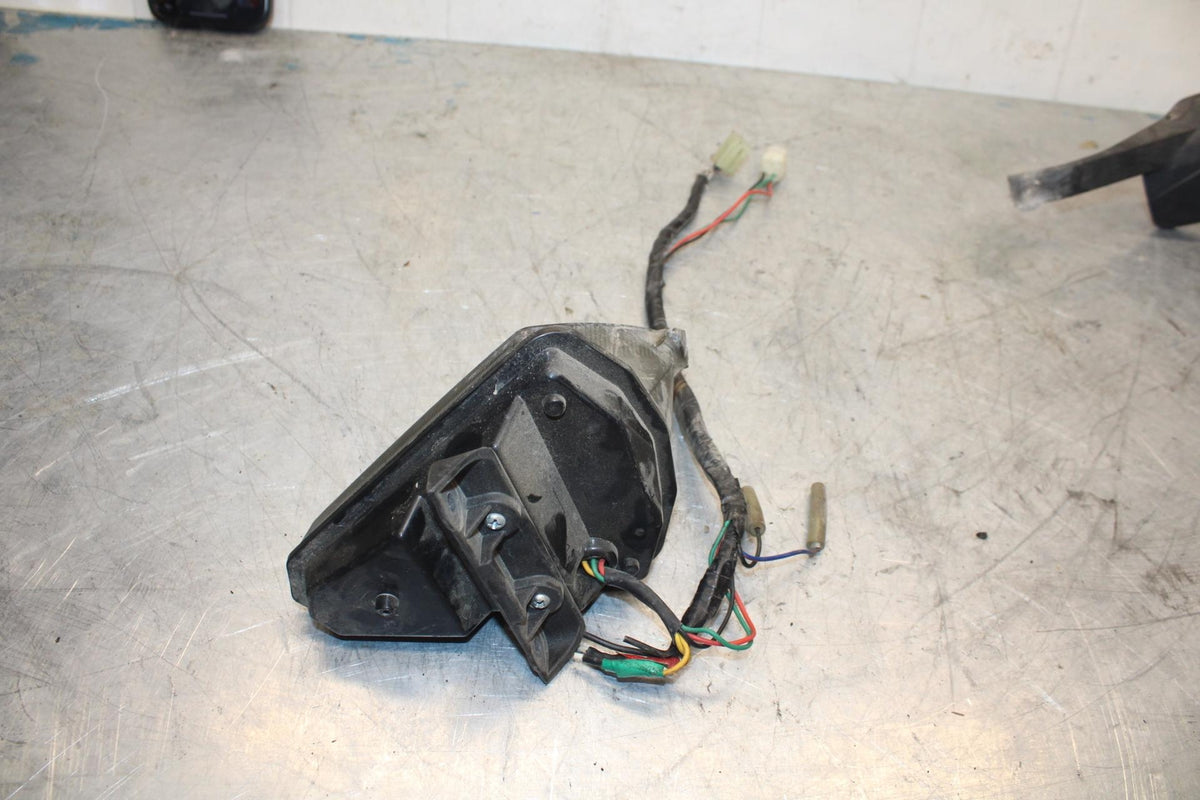 07-08 YAMAHA YZF R1 REAR TAIL TAILLIGHT BACK BRAKE LIGHT BB425