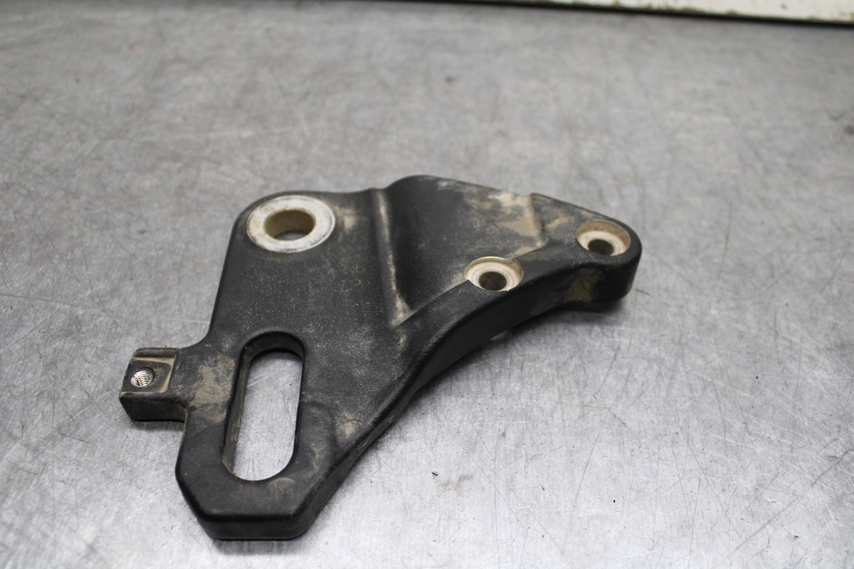22-24 INDIAN CHIEF BOBBER DARK HORSE REAR BRAKE CALIPER HANGER MOUNTING  BB717