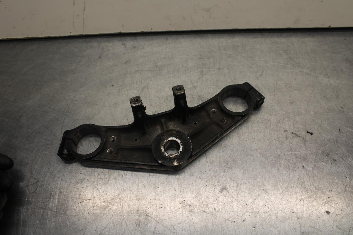84-86 KAWASAKI GPZ900 FORKS UPPER TRIPLE TREE CLAMP BB84