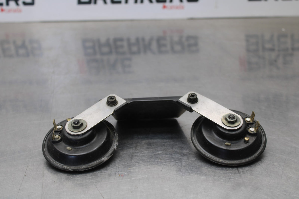 03-08 KAWASAKI VULCAN 1600 HORN SIGNAL SET & BRACKET BB196