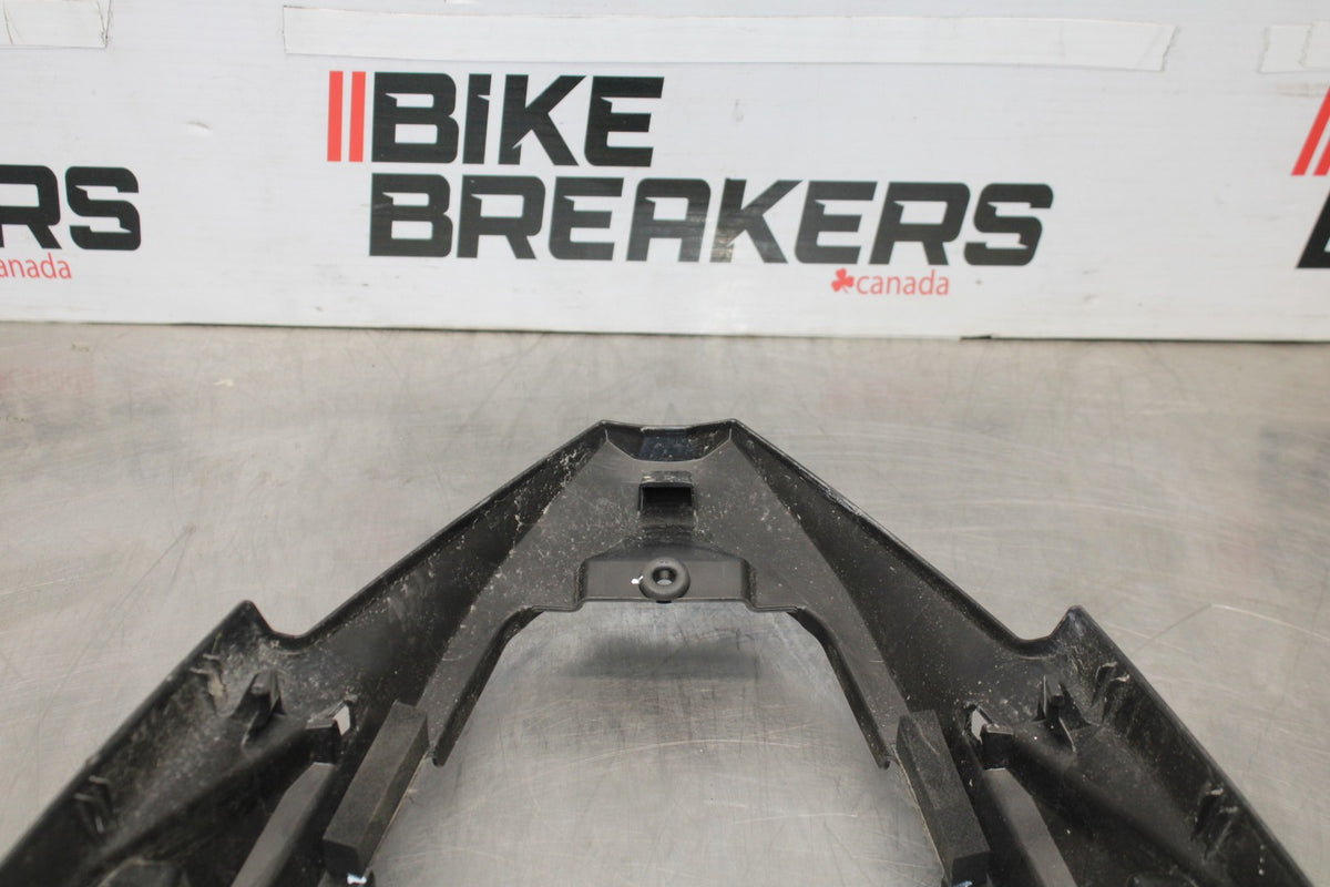24-25 KAWASAKI NINJA 500 ABS CENTER REAR BACK TAIL FAIRING COWL BB899