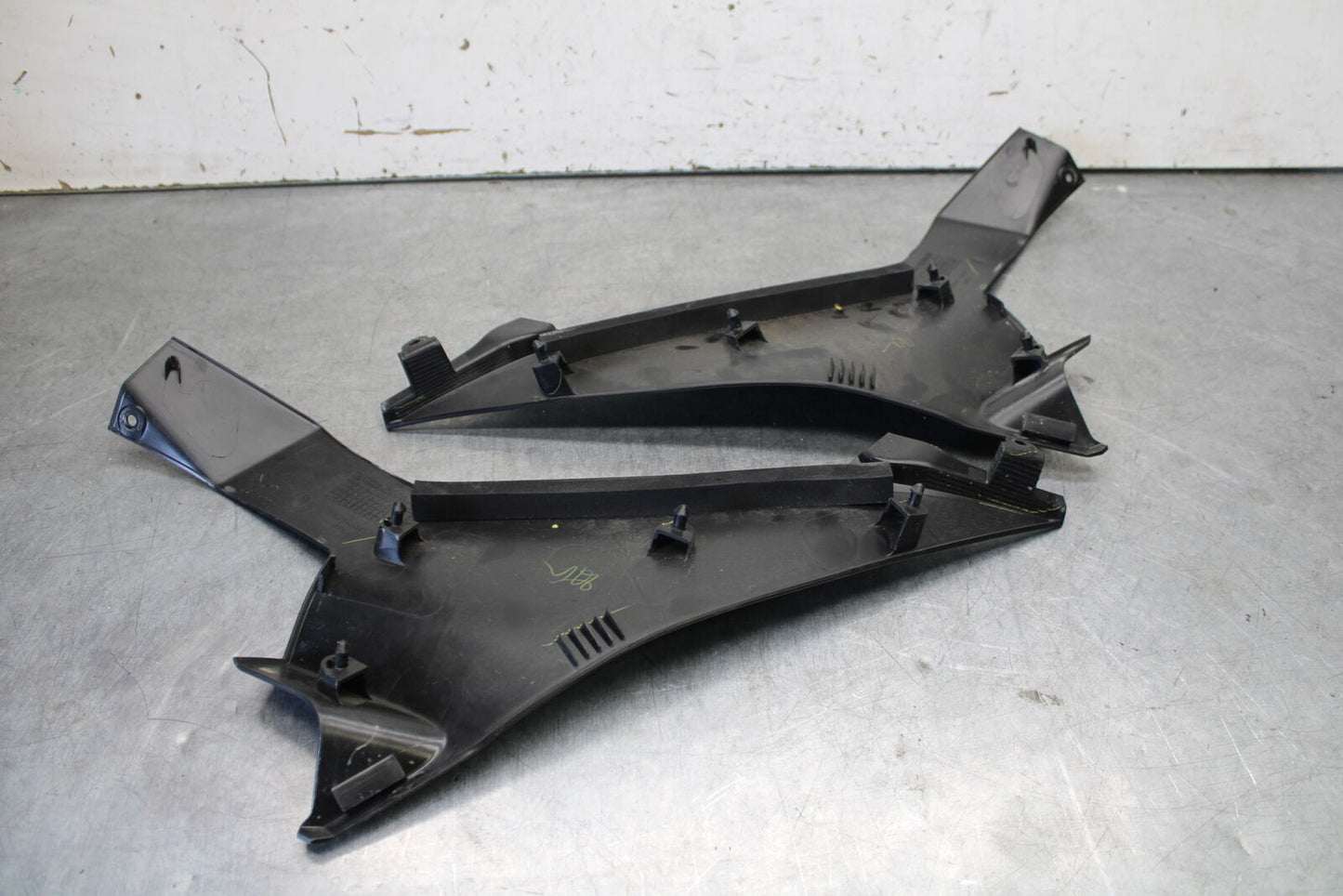 18-23 KAWASAKI NINJA 400 RIGHT LEFT FRONT SIDE SEAT PANELS TRIMS  BB679