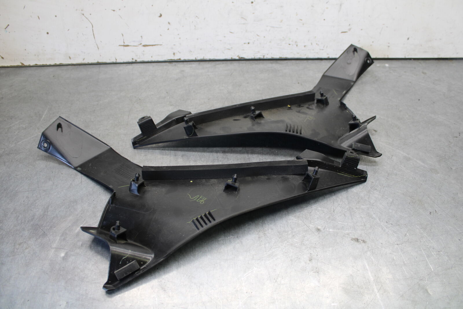 18-23 KAWASAKI NINJA 400 RIGHT LEFT FRONT SIDE SEAT PANELS TRIMS  BB679