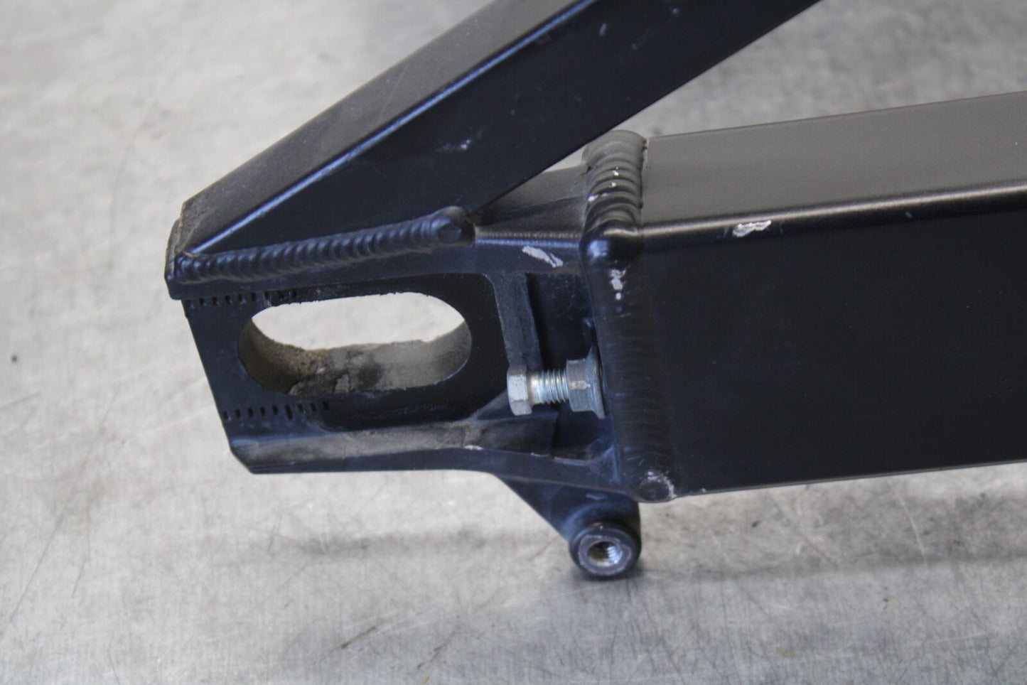 04 SUZUKI GSXR600 REAR SWINGARM BACK SUSPENSION SWING ARM 61000-29G00  BB676
