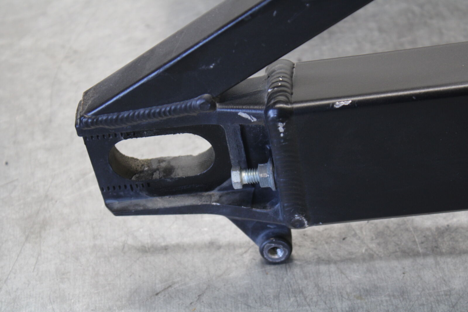04 SUZUKI GSXR600 REAR SWINGARM BACK SUSPENSION SWING ARM 61000-29G00  BB676