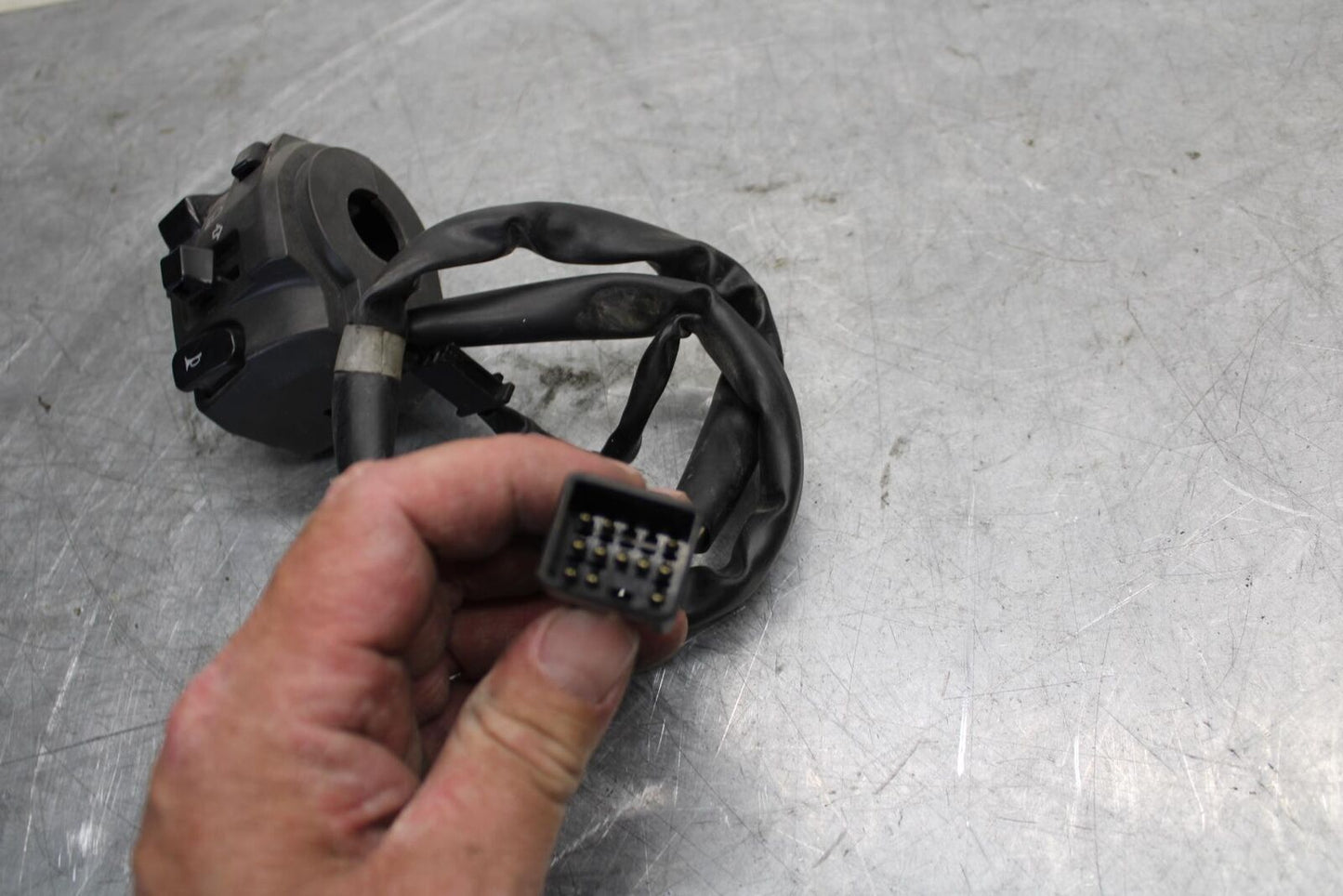 2008 Kawasaki Ninja ZX10R ZX1000E LEFT CLIP ON HANDLE HORN SIGNALS SWITCH BB524