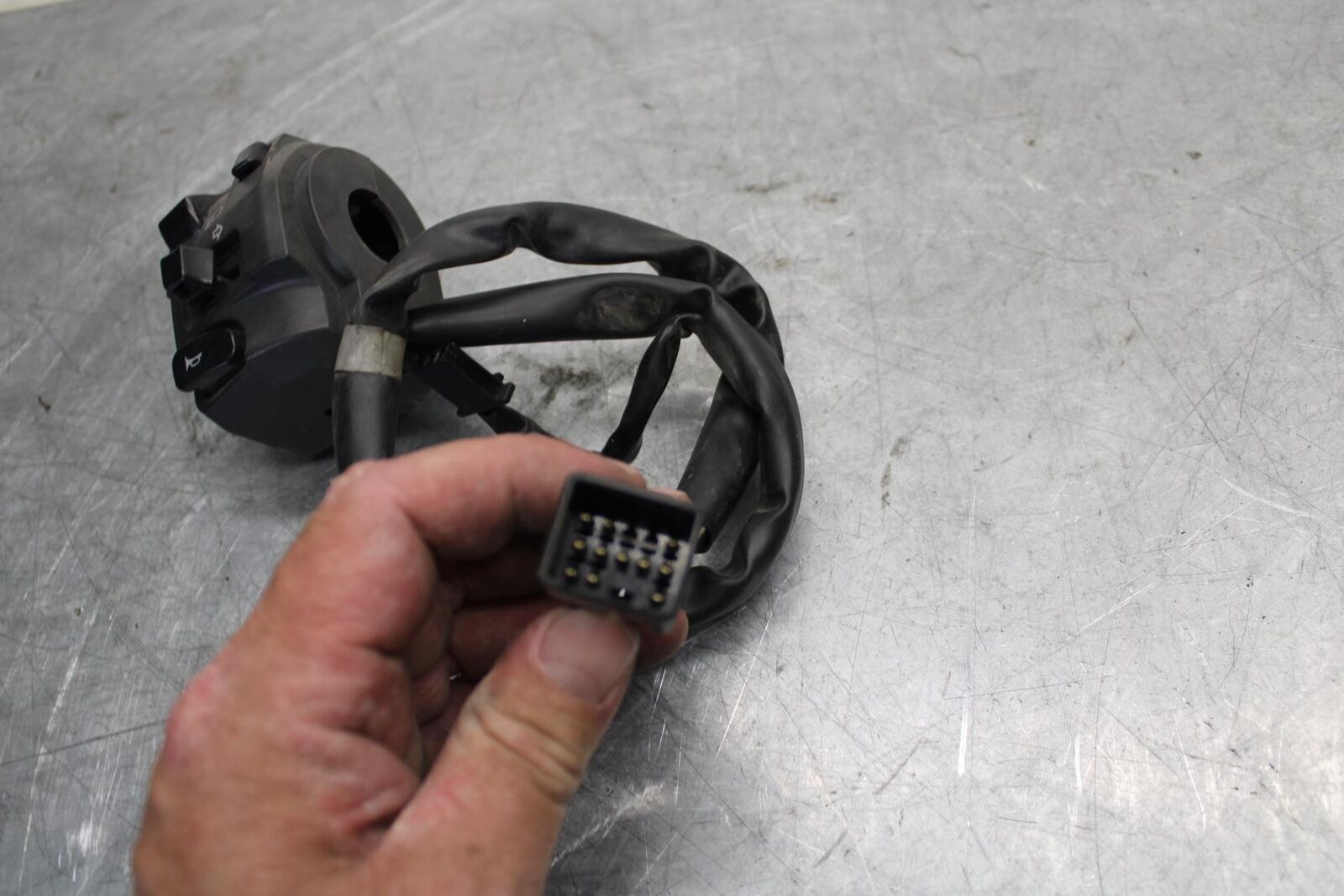 2008 Kawasaki Ninja ZX10R ZX1000E LEFT CLIP ON HANDLE HORN SIGNALS SWITCH BB524