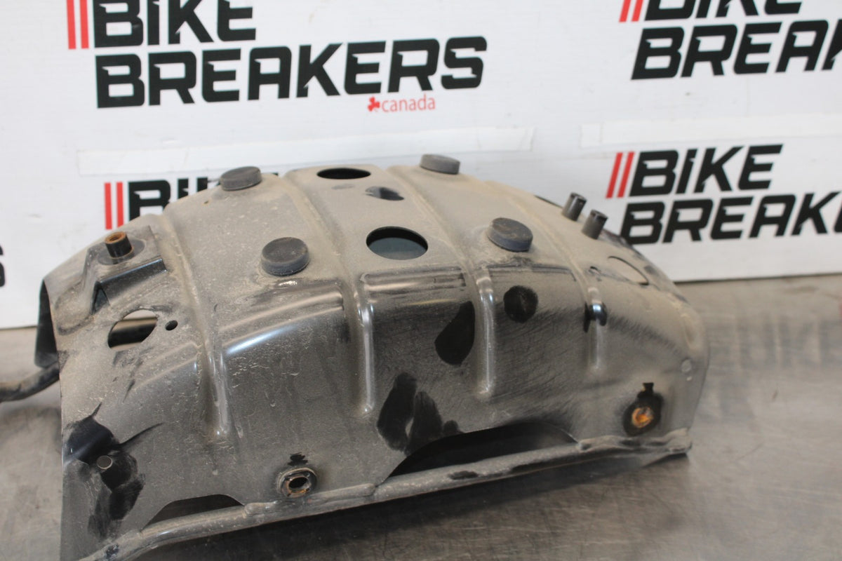 07 SUZUKI BOULEVARD M50 REAR BACK FENDER SUPPORT FRAME SUBFRAME BB897
