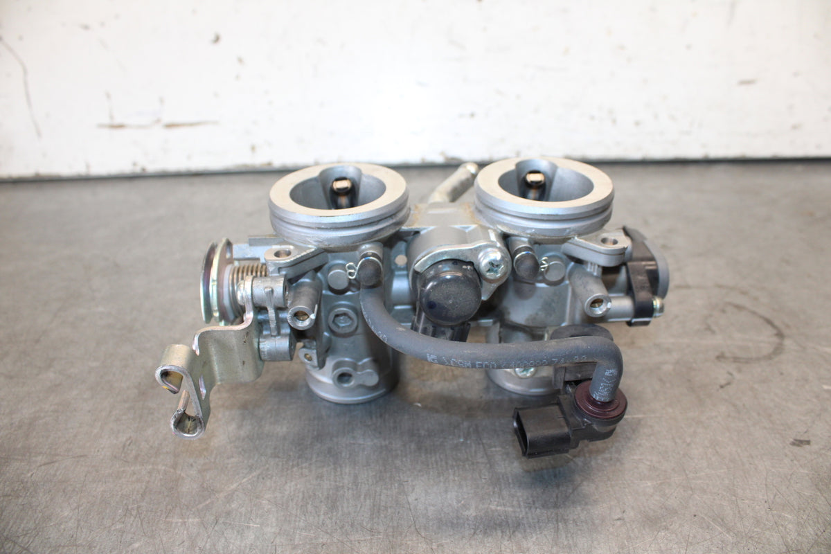 18-23 KAWASAKI NINJA 400 MAIN FUEL INJECTORS / THROTTLE BODIES BB679