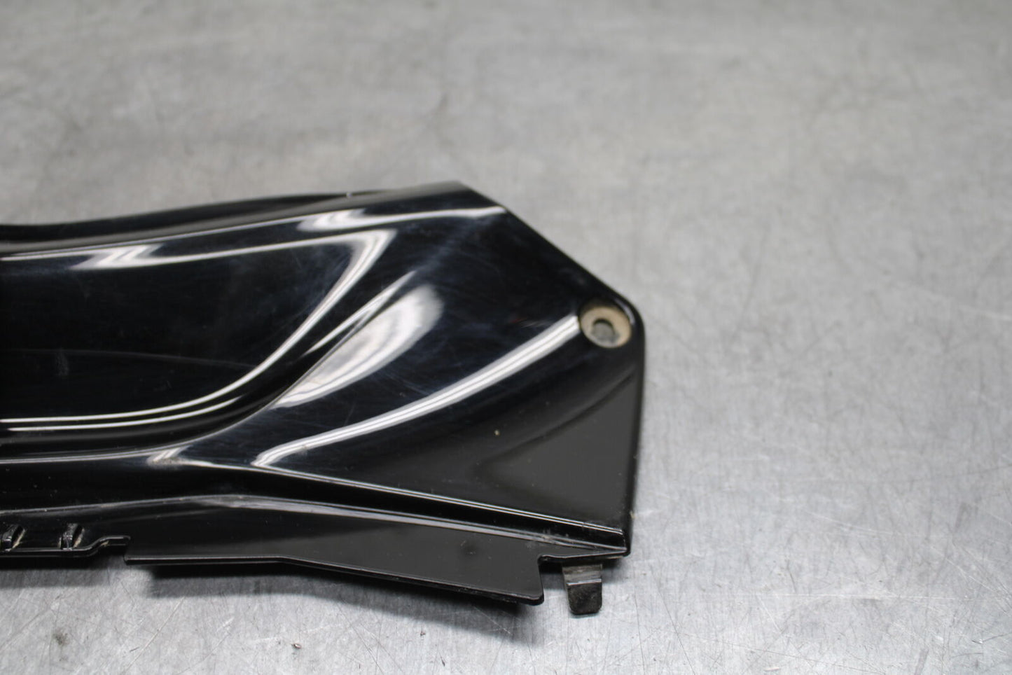 19-24 YAMAHA R3 CENTER REAR BACK SEAT TAIL FAIRING COVER TRIM COWL BB736