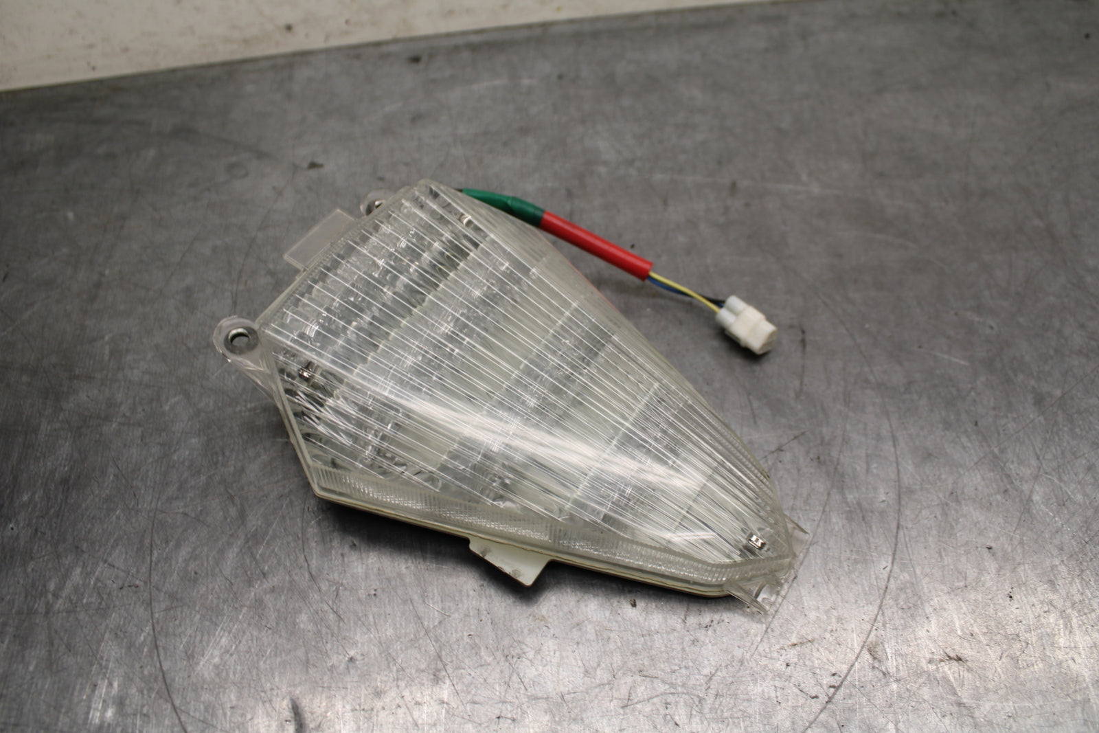 08-16 YAMAHA YZF R6 REAR TAIL TAILLIGHT BACK BRAKE LIGHT BB127