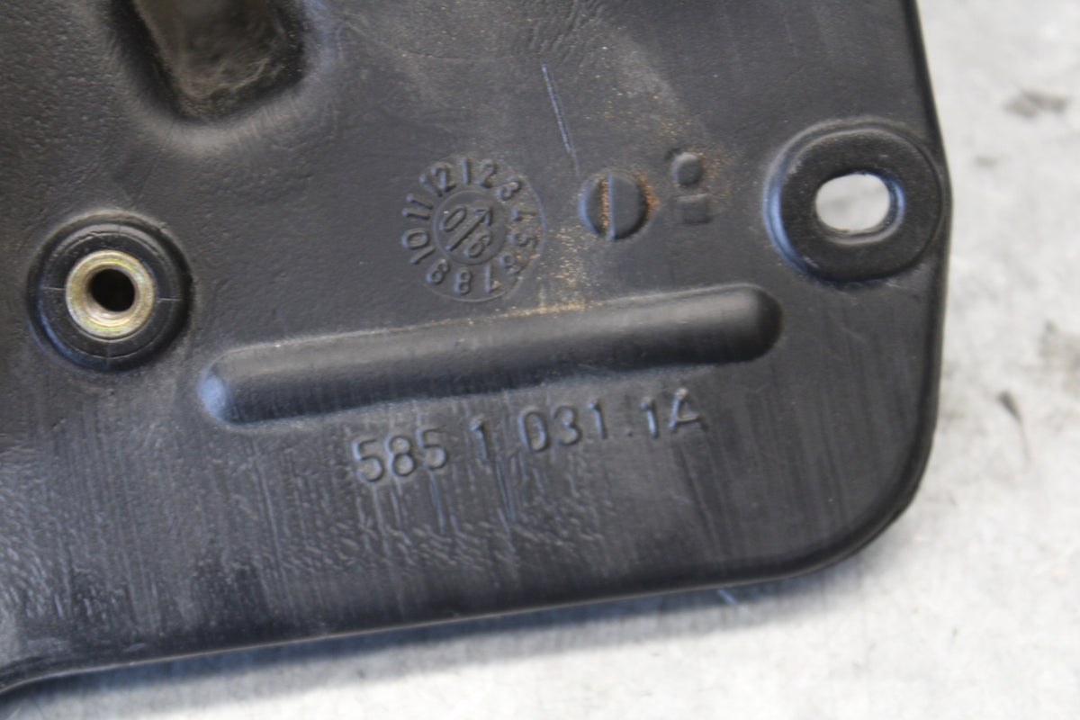 06-07 DUCATI MONSTER 695 OIL BREATHER TANK BB674