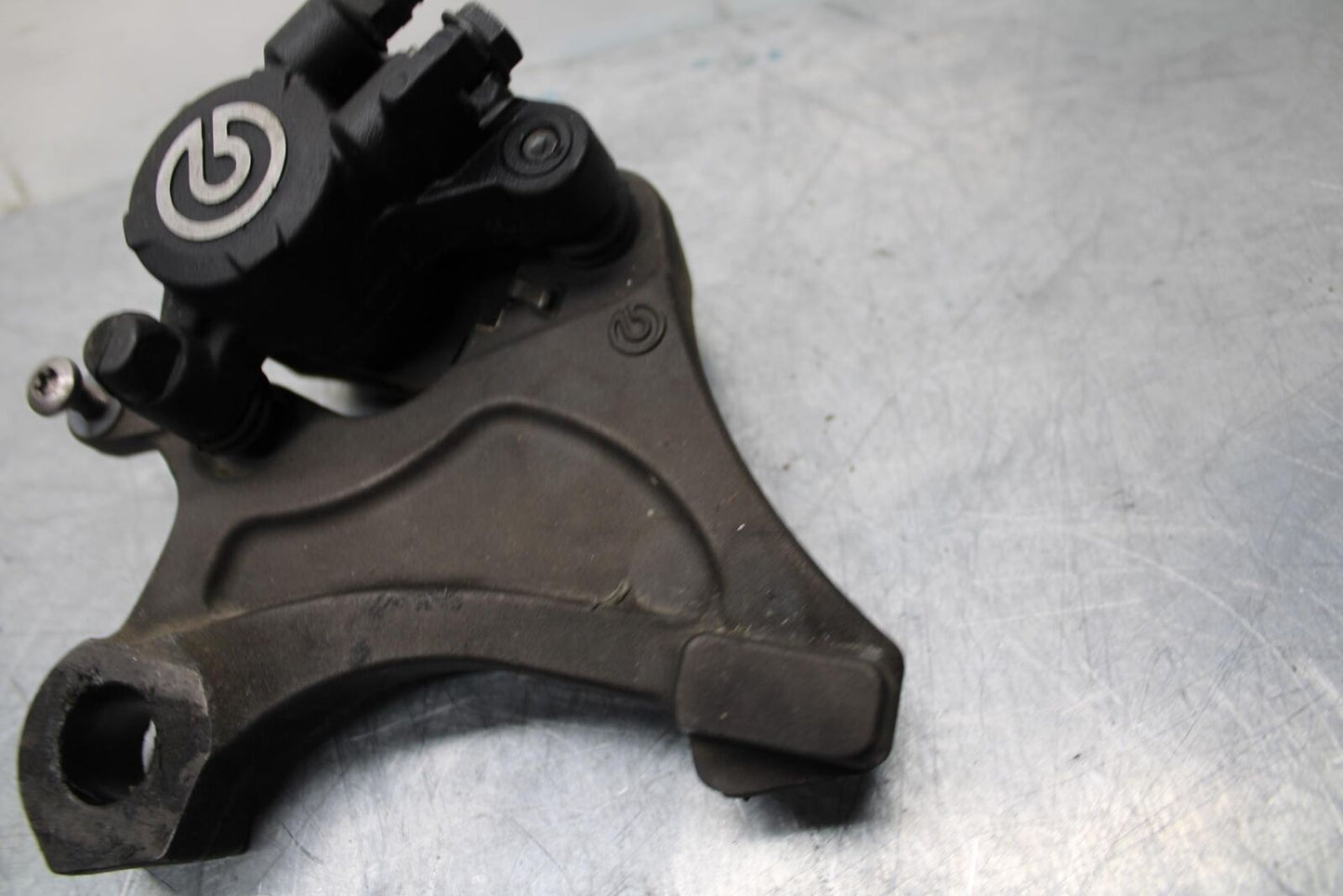 14-15 TRIUMPH STREET TRIPLE R REAR BACK BRAKE CALIPER W MOUNT BRACKET BB441