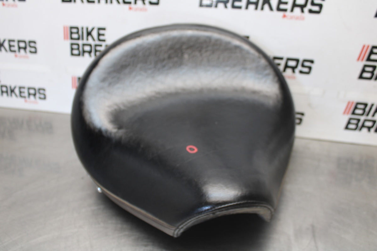 08 YAMAHA V STAR 1100 XVS1100AW CLASSIC FRONT DRIVERS SEAT BB916
