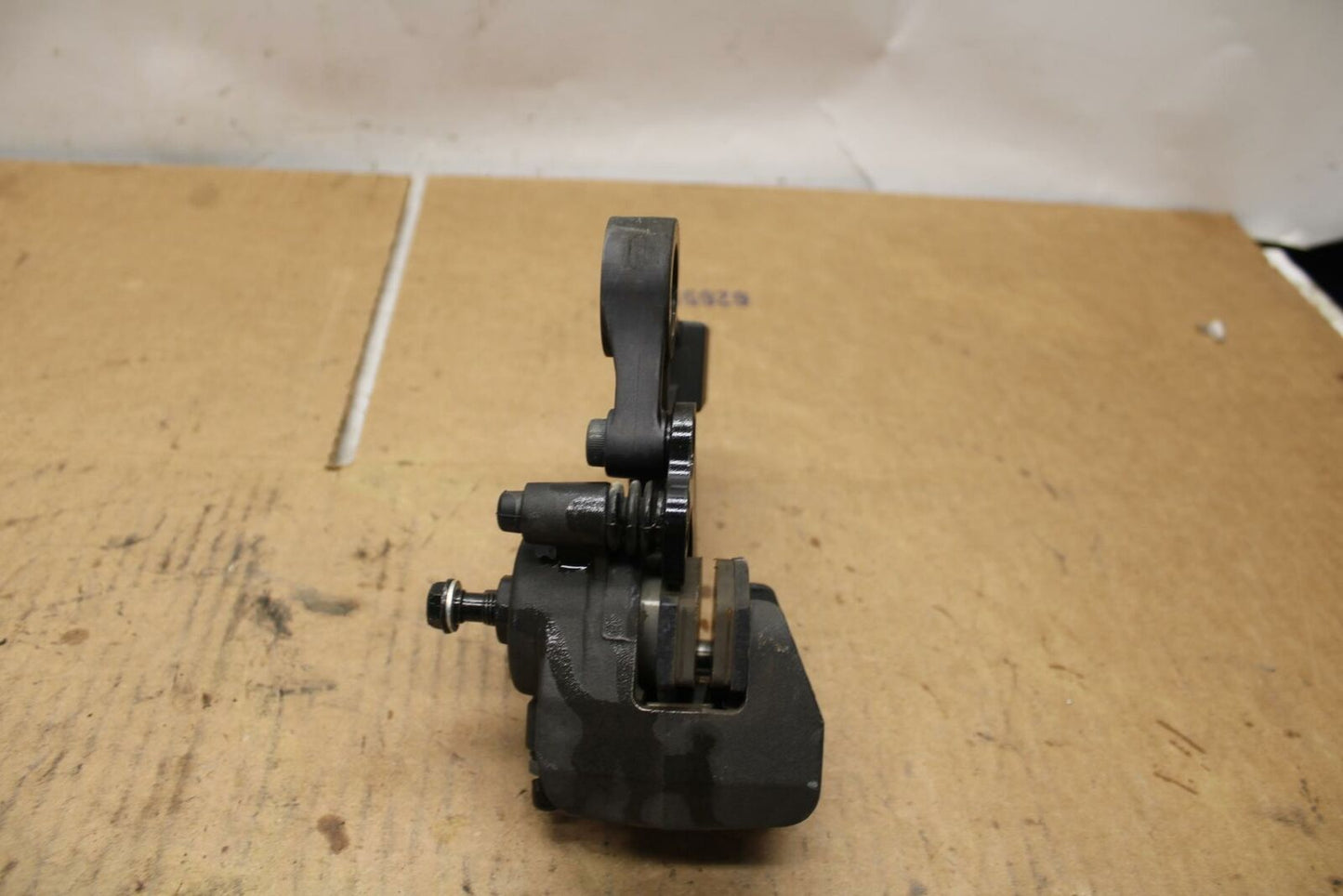 09-12 KAWASAKI NINJA ZX6R REAR BACK BRAKE CALIPER W MOUNT BRACKET BB383