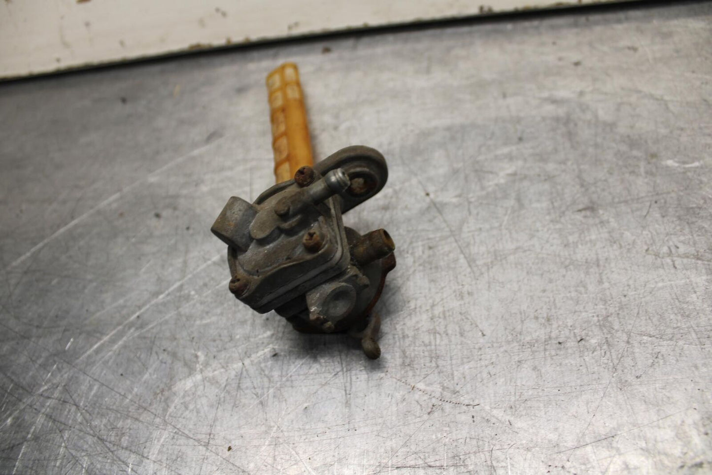 80-81 SUZUKI GS1000G FUEL GAS TANK PETCOCK SHUT ON OFF VALVE PARTS BB91