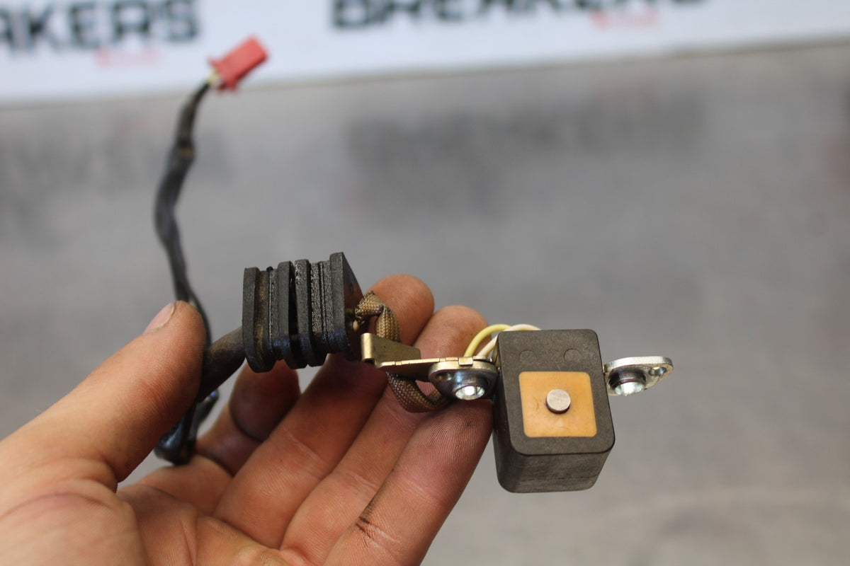06-07 HONDA INTERCEPTOR 800 VFR800 ENGINE MOTOR COIL PICKUP PULSE SENSOR BB917
