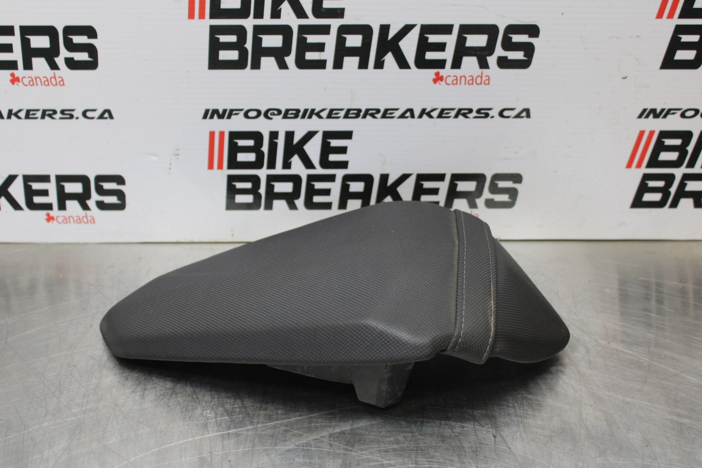 18-23 KAWASAKI NINJA 400 EX400 ABS REAR BACK PASSENGER SEAT PAD SADDLE BB177