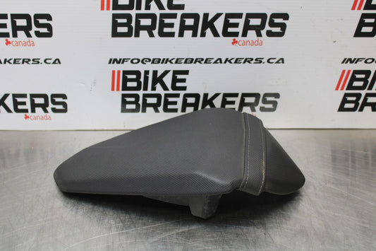 18-23 KAWASAKI NINJA 400 EX400 ABS REAR BACK PASSENGER SEAT PAD SADDLE BB177
