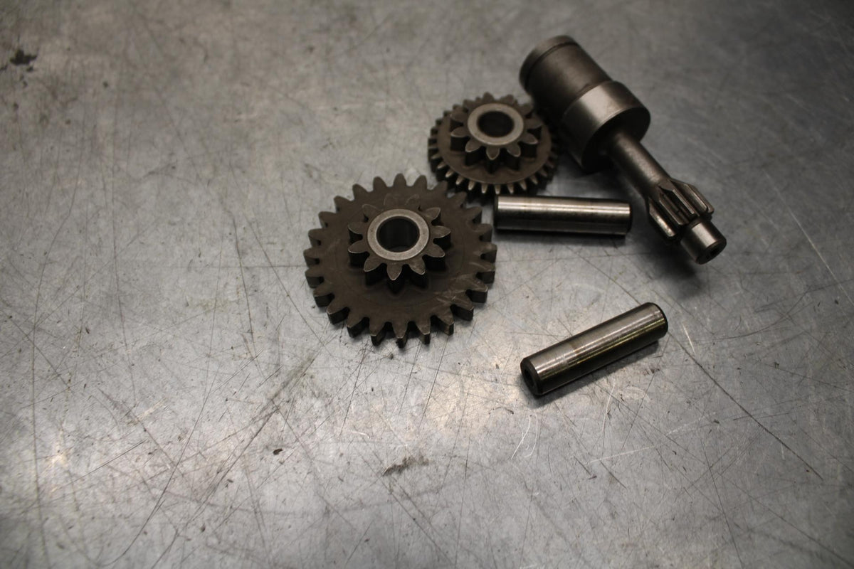 89-90 YAMAHA FZR600 ENGINE MOTOR IDLER IDLING GEAR BB76