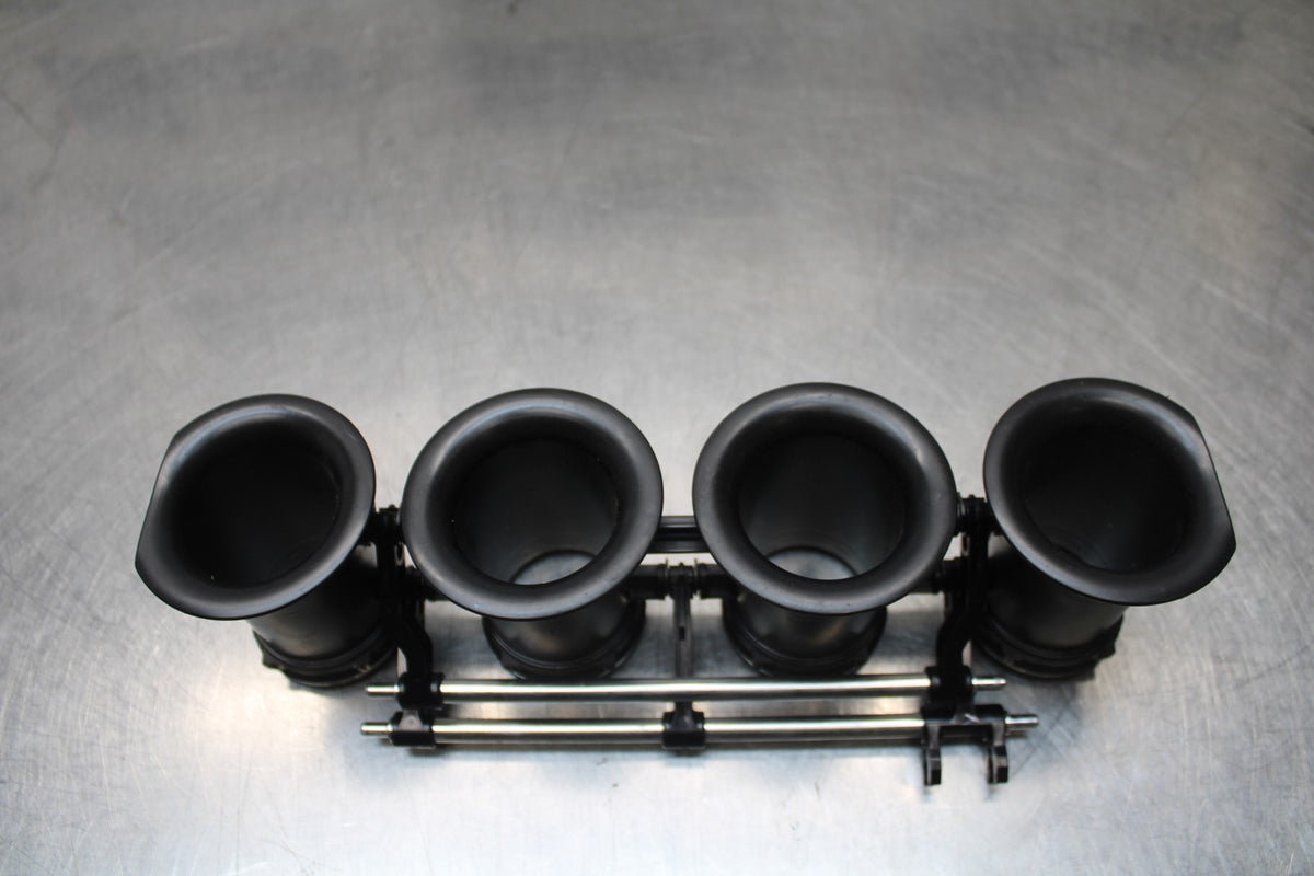 18 YAMAHA YZF R1  AIRBOX INTAKE VELOCITY STACKS BB838