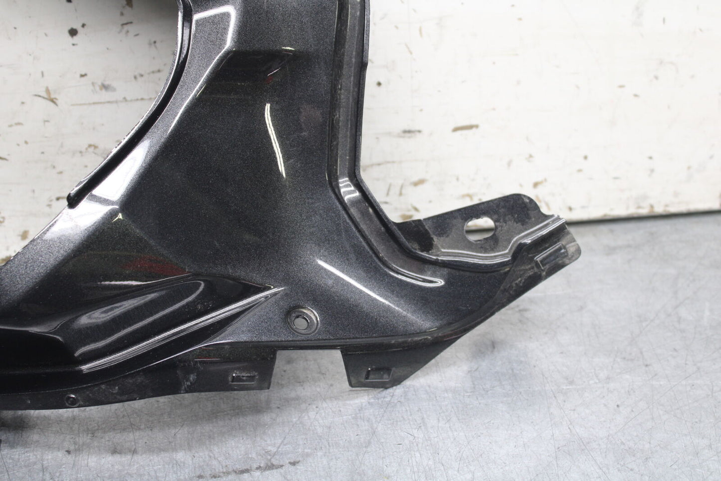 18-23 KAWASAKI NINJA 400 EX400 ABS CENTER REAR BACK TAIL FAIRING COWL BB747