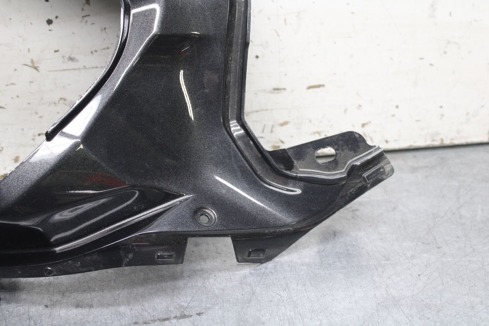 18-23 KAWASAKI NINJA 400 EX400 ABS CENTER REAR BACK TAIL FAIRING COWL BB747