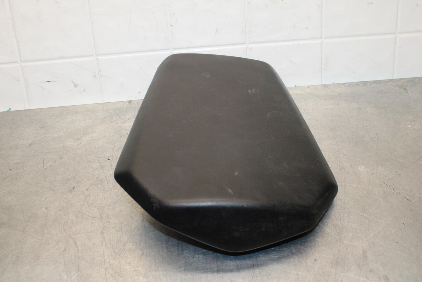 2008 Honda CBR1000RR REAR BACK PASSENGER TANDEM SEAT PAD SADDLE PILLION BB579