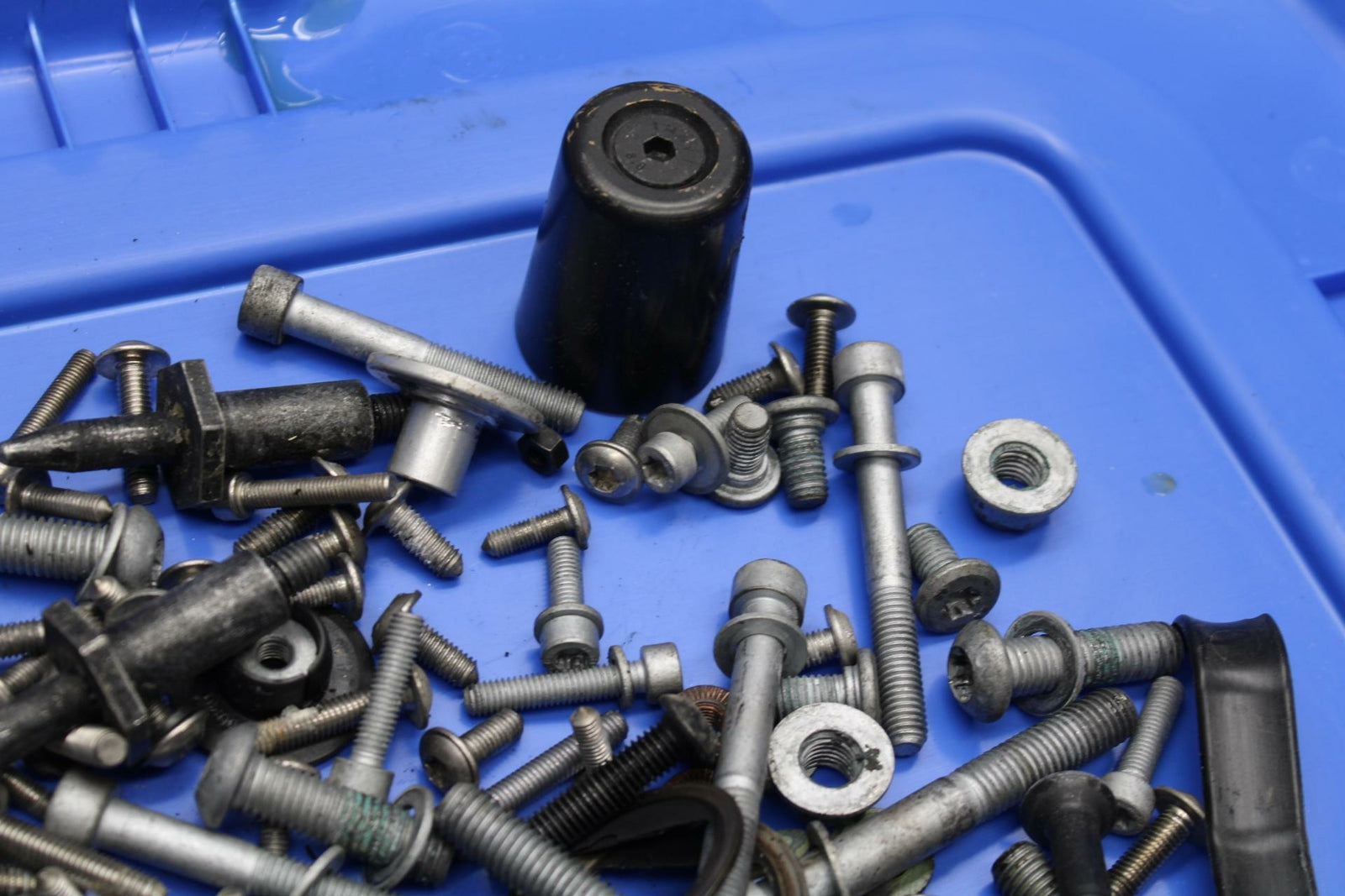 06-12 BMW F800ST ENGINE MOUNTING BOLTS HARDWARE MOTOR LEFTOVER BB291