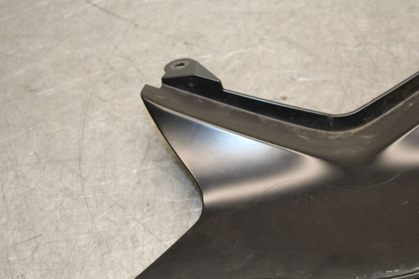 13-18 KAWASAKI NINJA ZX6R CENTER REAR BACK TAIL FAIRING COWL  BB682