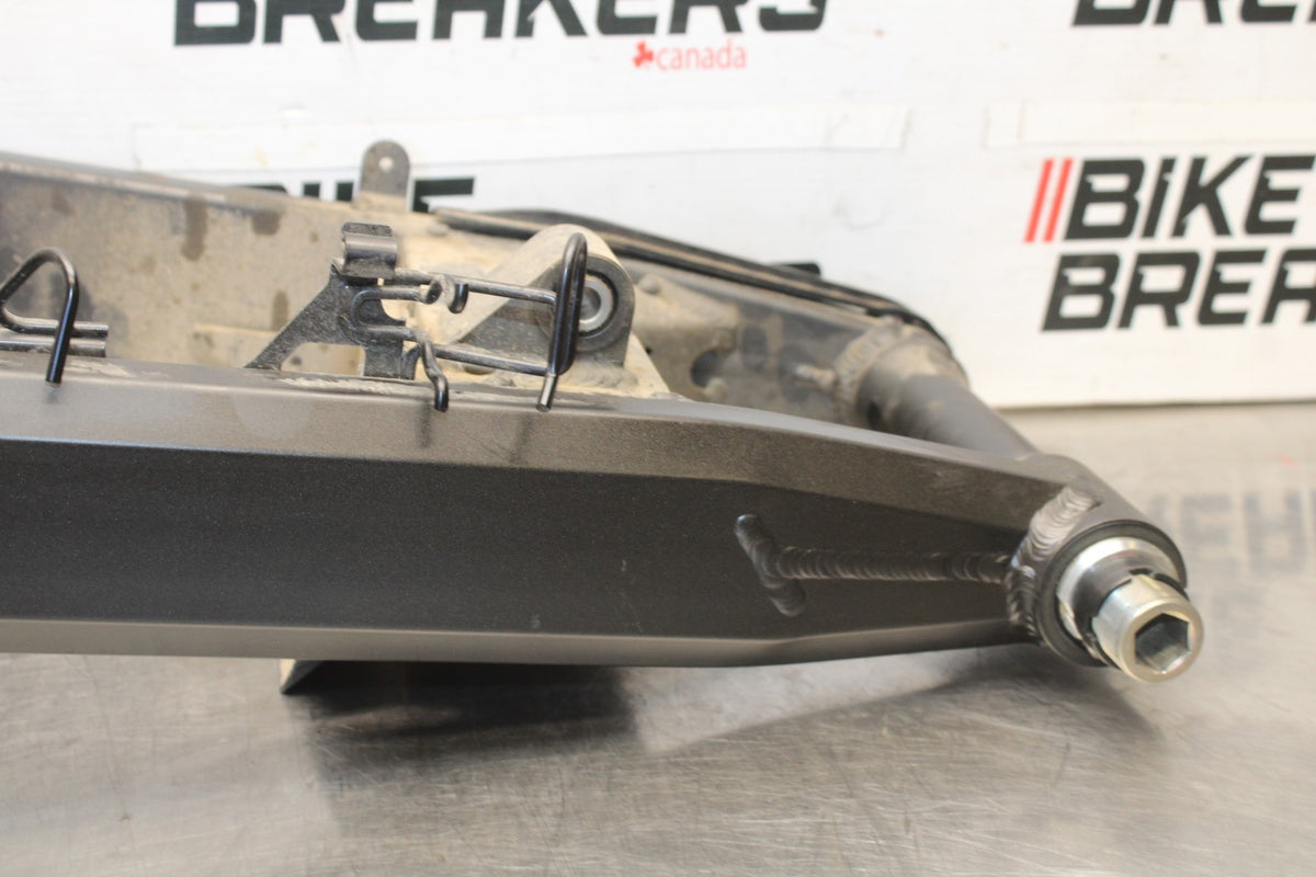 25 KAWASAKI Z900 REAR SWINGARM BACK SUSPENSION SWING ARM BB928