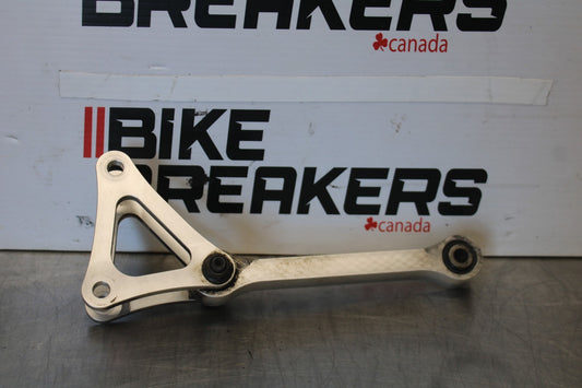 05 YAMAHA YZF R6 REAR DOGBONE SHOCK LINKAGE LINK BB894